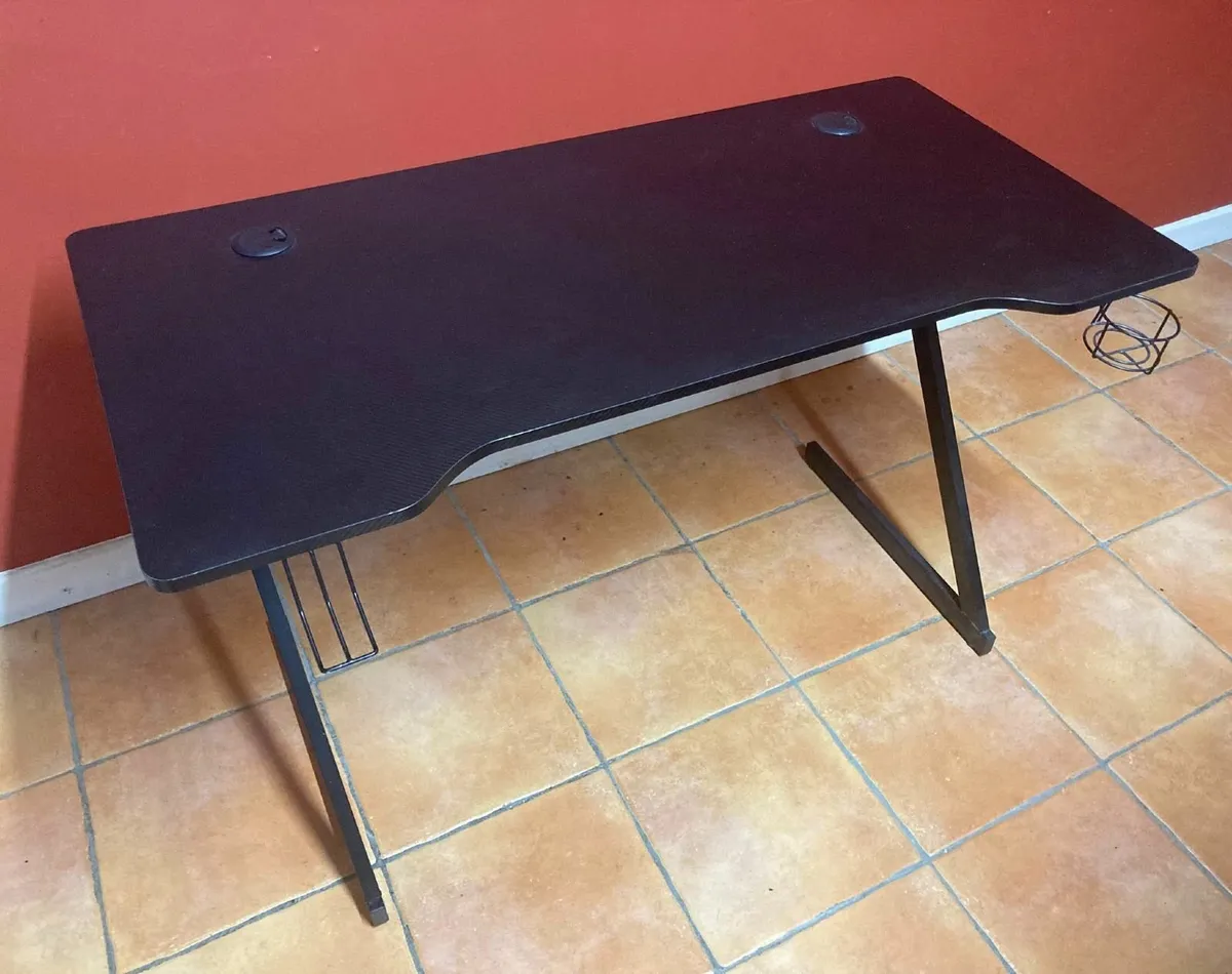 Sturdy Gaming Desk / PC Table – Z-Frame - Image 3