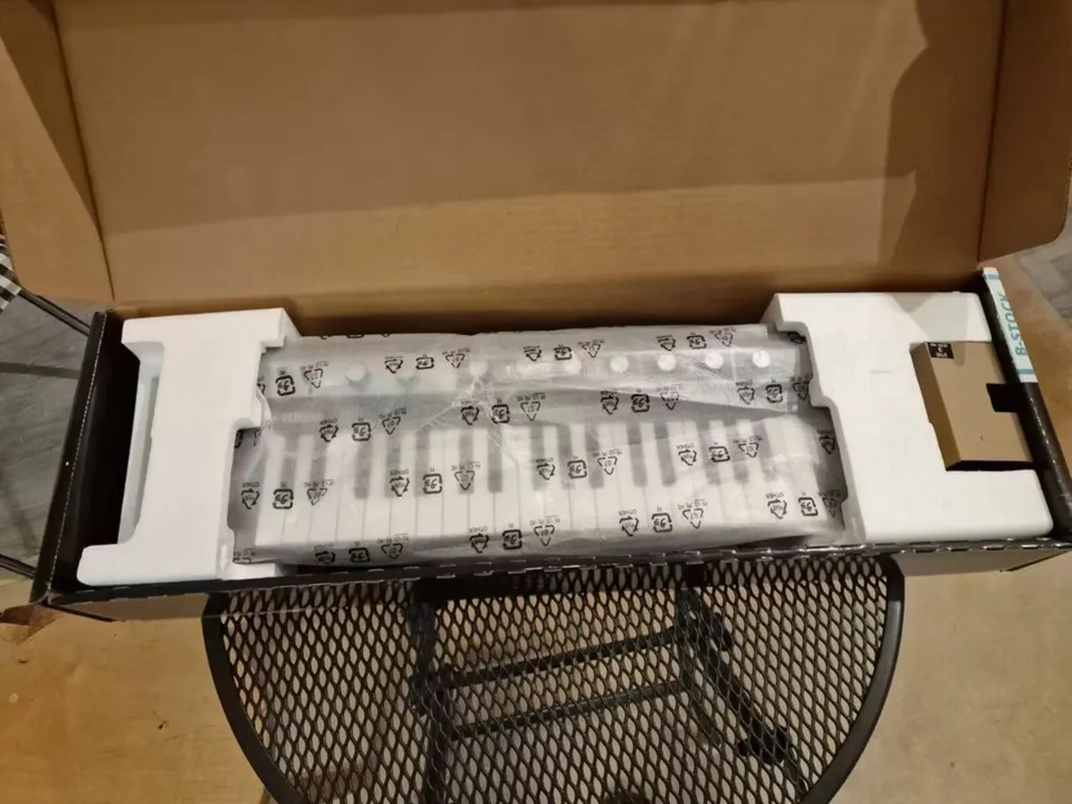 Yamaha Reface CP Stand And Full Warranty - Image 1