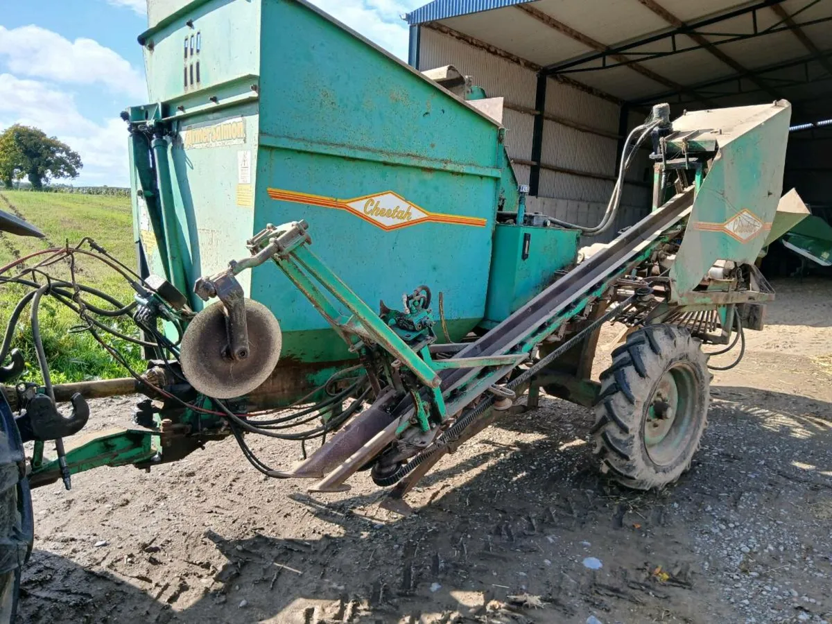Beet harvester - Image 1