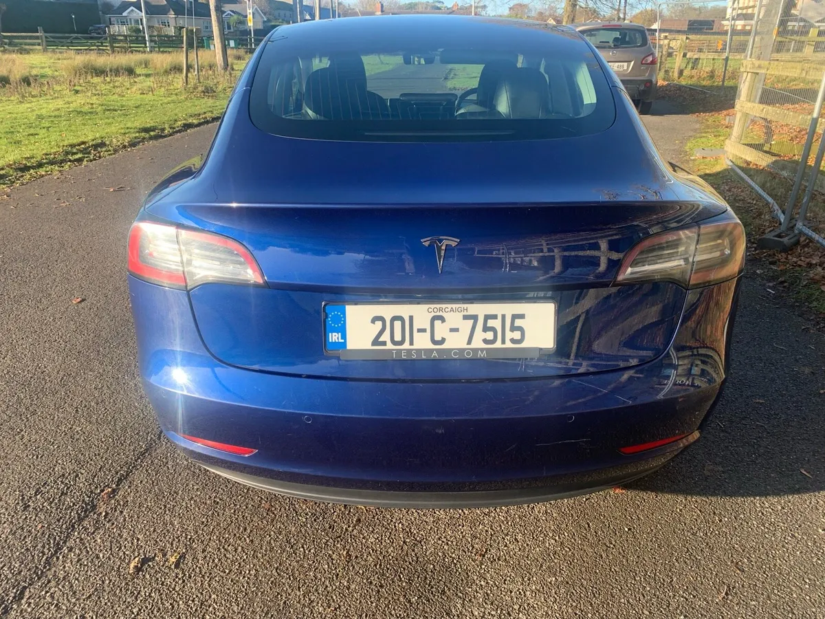 Tesla Model 3 - Image 3