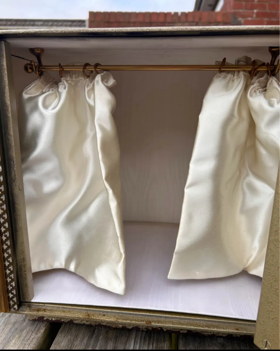 Antique church alter tabernacle/ safe lockable - Image 3