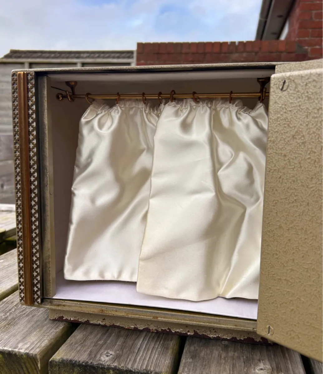 Antique church alter tabernacle/ safe lockable - Image 4