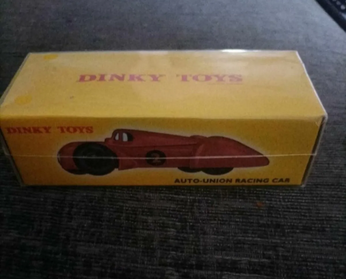 VINTAGE DIE.CAST DINKY FACTORY SEAL