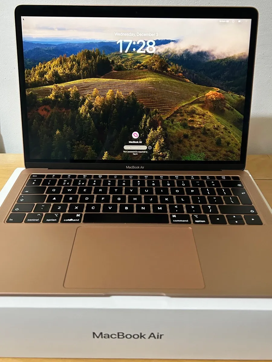 MacBook Air 2019 - 13 inch - Image 1