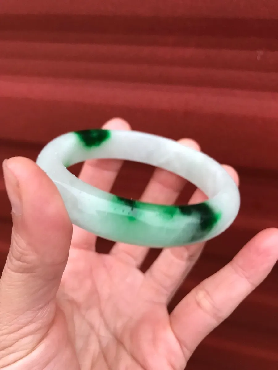 Natural Burma jadeite bangle - Image 2