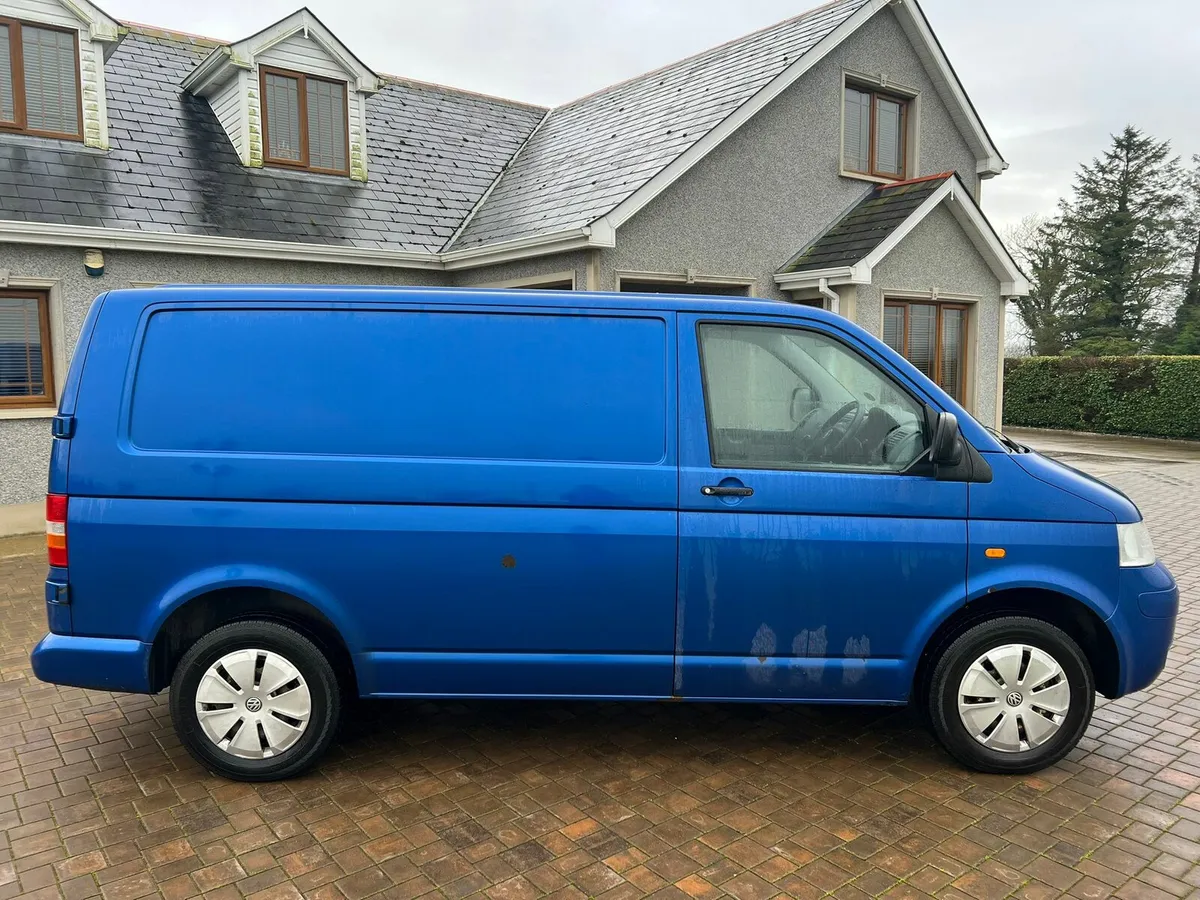Volkswagen Transporter - Image 2