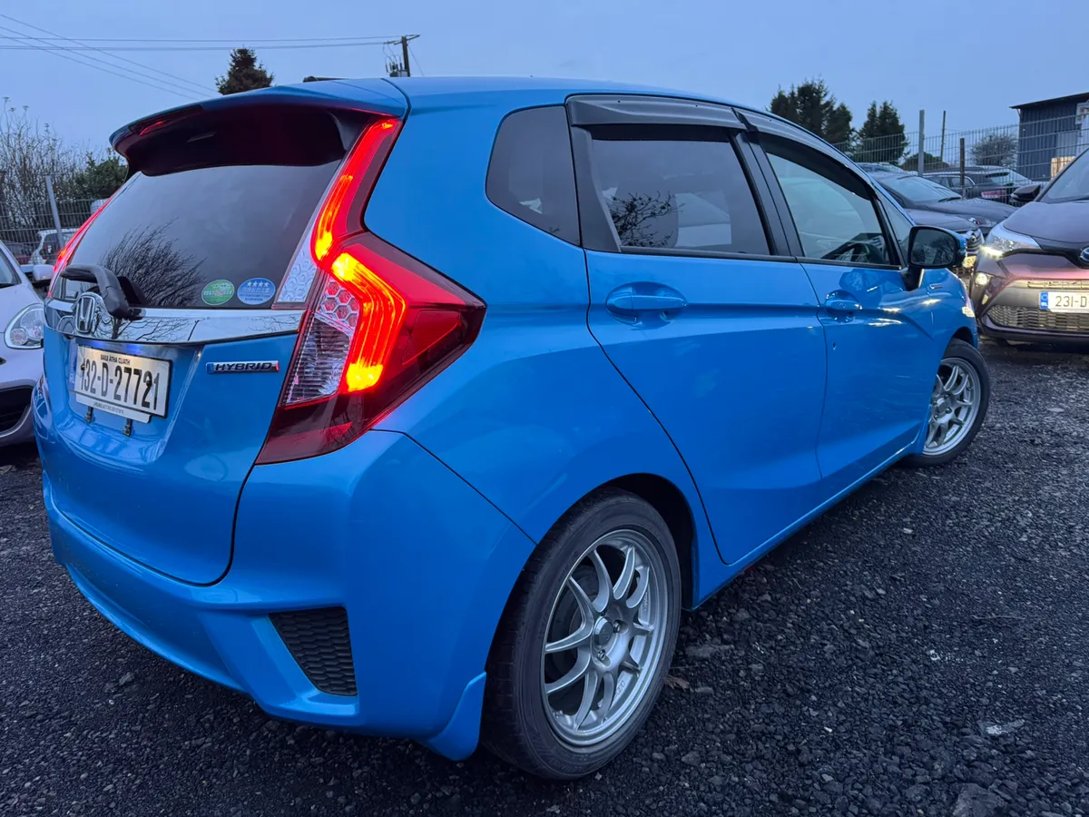 HONDA FIT HYBRID AUTOMATIC - Image 3