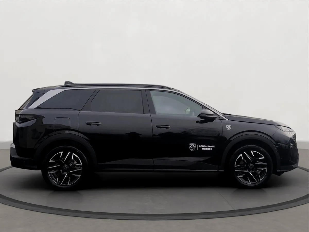 Peugeot 5008 GT Hybrid 144bhp - Image 2