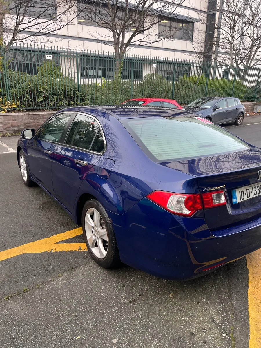 Honda Accord 2010 - Image 4