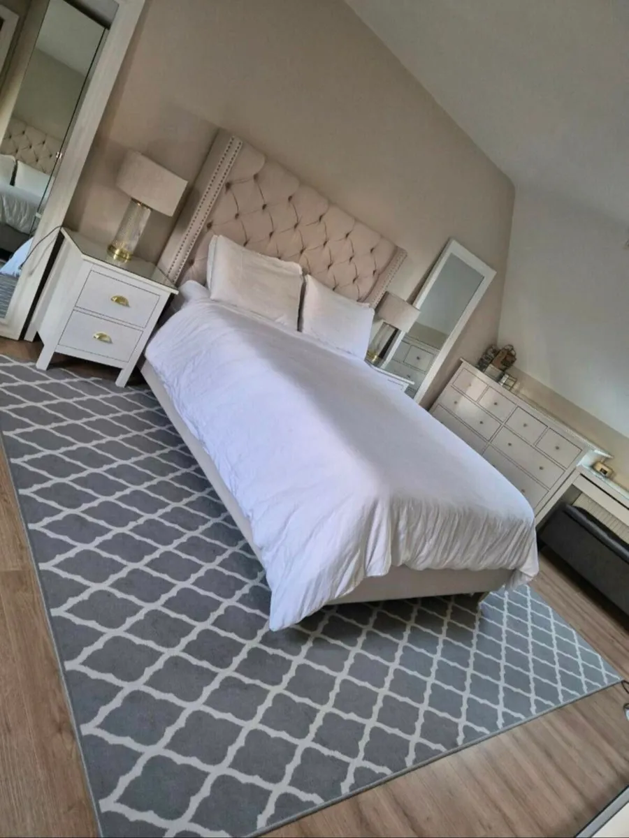 Kukoon Rug 240x330 - Image 1