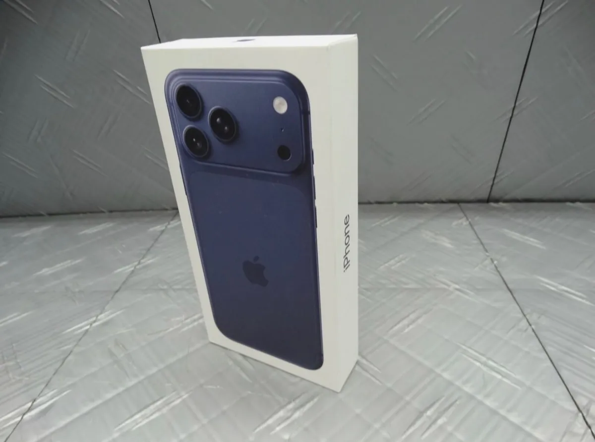 iPhone 17 pro max - Image 3