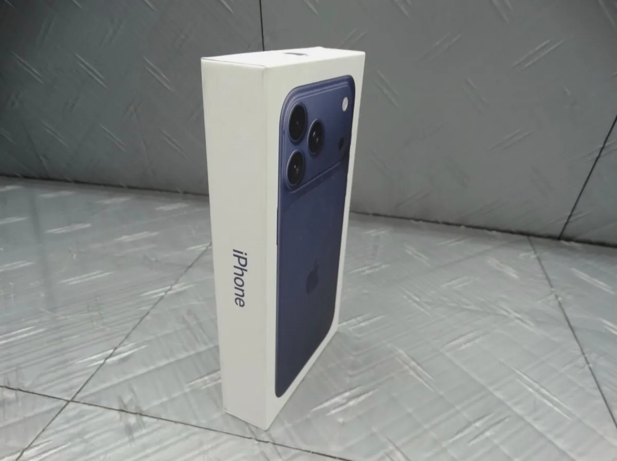 iPhone 17 pro max - Image 4