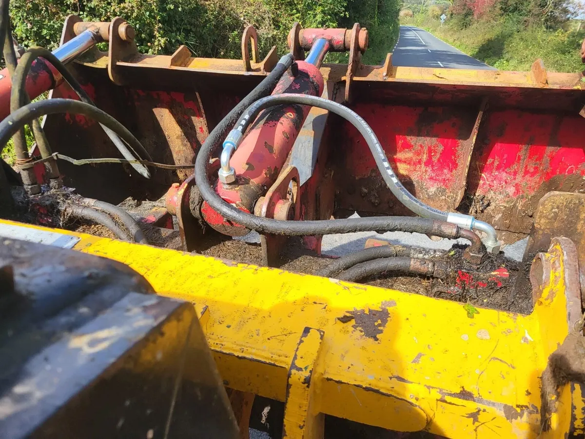 Red rock shear grab - Image 4