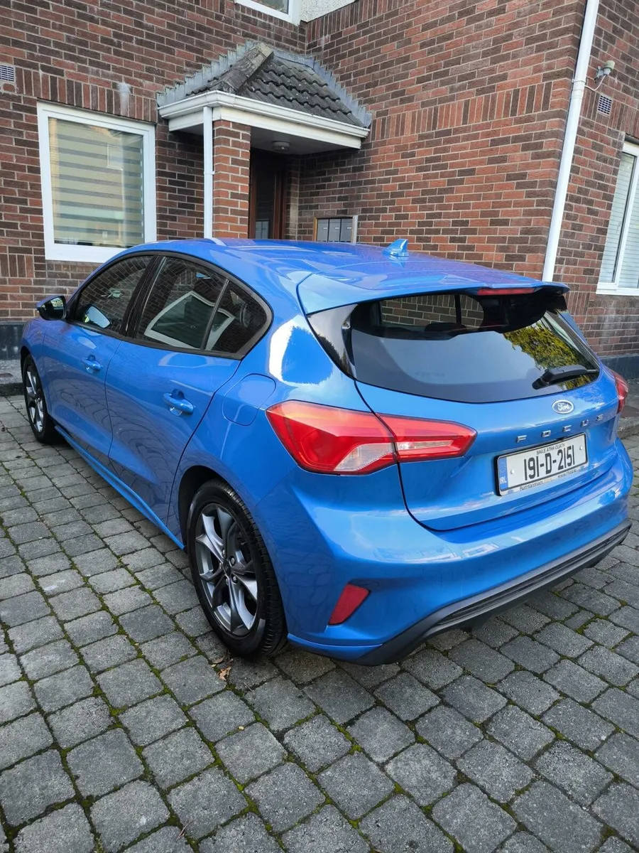 Ford Focus 2019 ST-Line 1.0 - Image 2