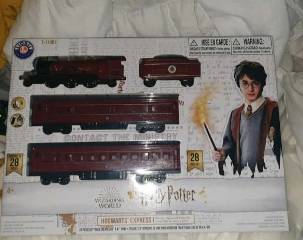 HARRY POTTER HOGWARTS EXPRESS LIONEL TRAIN 🚆