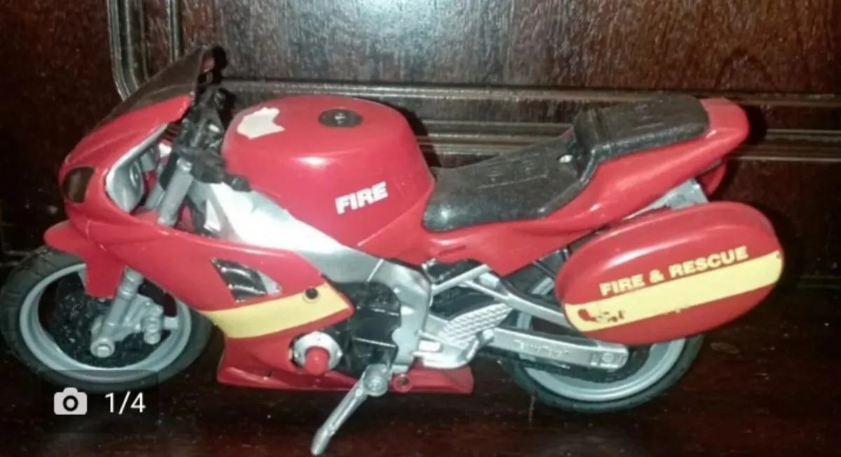 MOTER ZONE FROM PETERKIN & RESCUE DIECAST MODEL