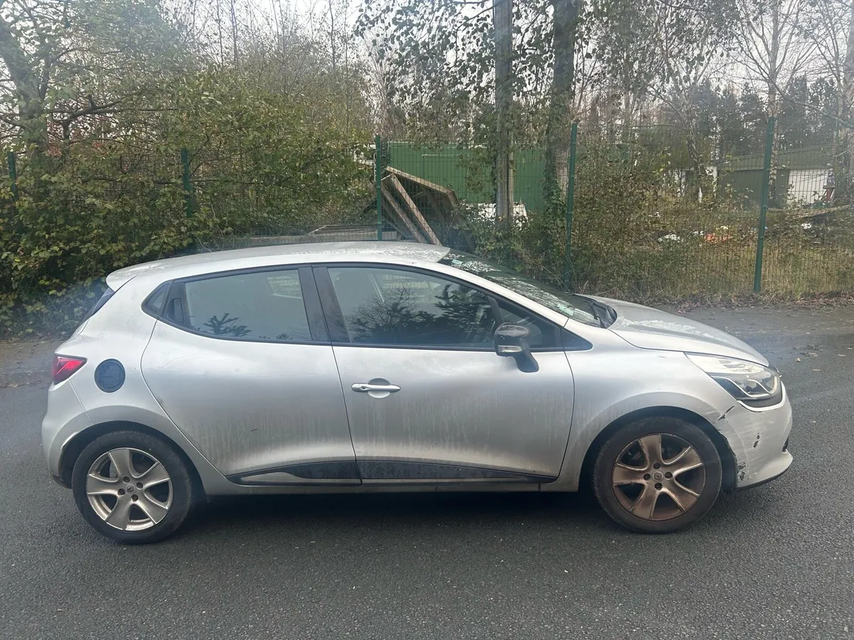 Renault Clio - Image 4