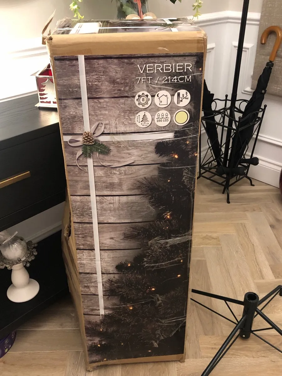 Christmas Tree 7ft in perfect condition - Image 1