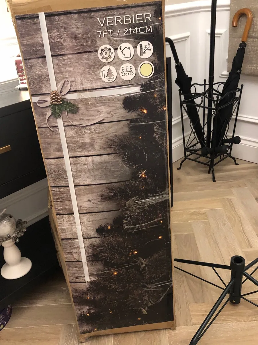 Christmas Tree 7ft in perfect condition - Image 2