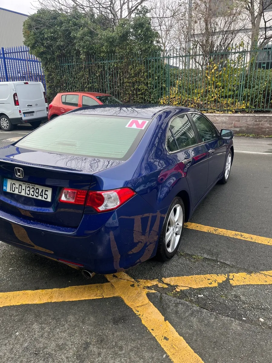 Honda Accord 2010 - Image 3