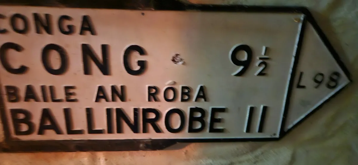 Looking  for  all all old road signs