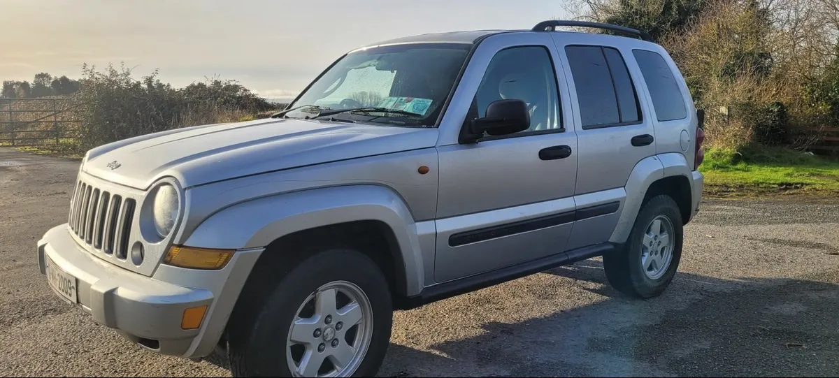 Jeep Cherokee 2010 - Image 3