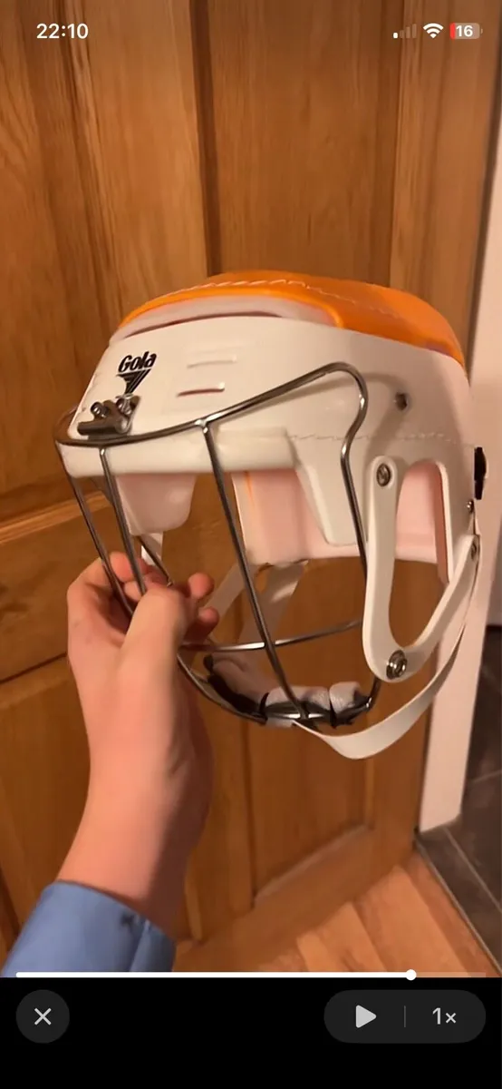 Wanted white and yellow gola rep - Image 1