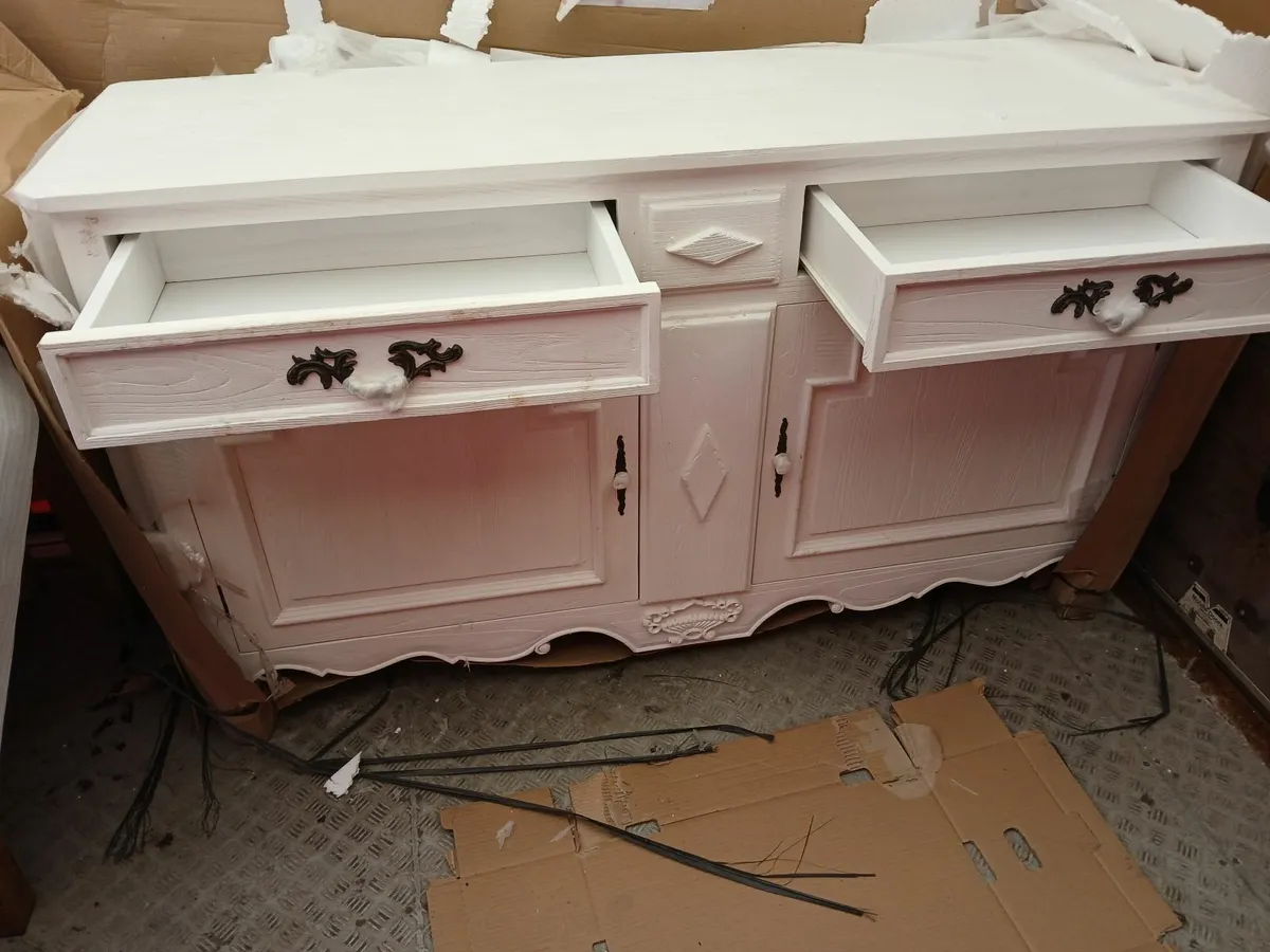 Dresser cabbinet old style  traditional new - Image 4