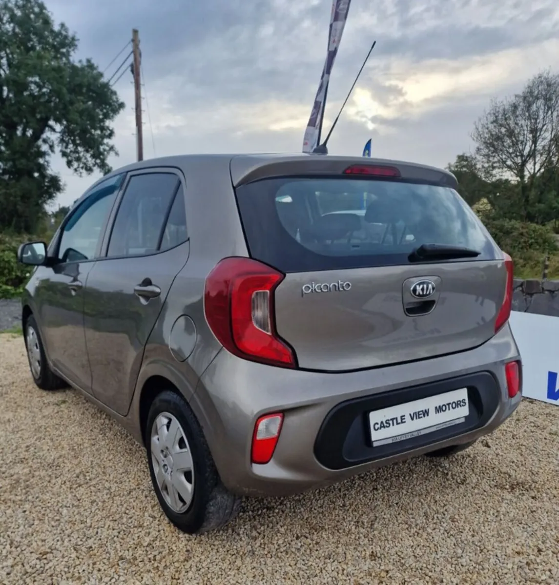 18 Kia Picanto 1.0 Petrol Mint - Image 4