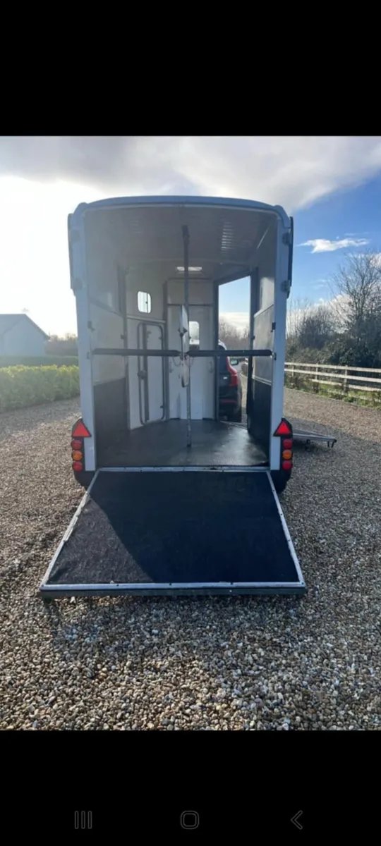 2009 ifor Williams 506 horse box fully serviced - Image 3