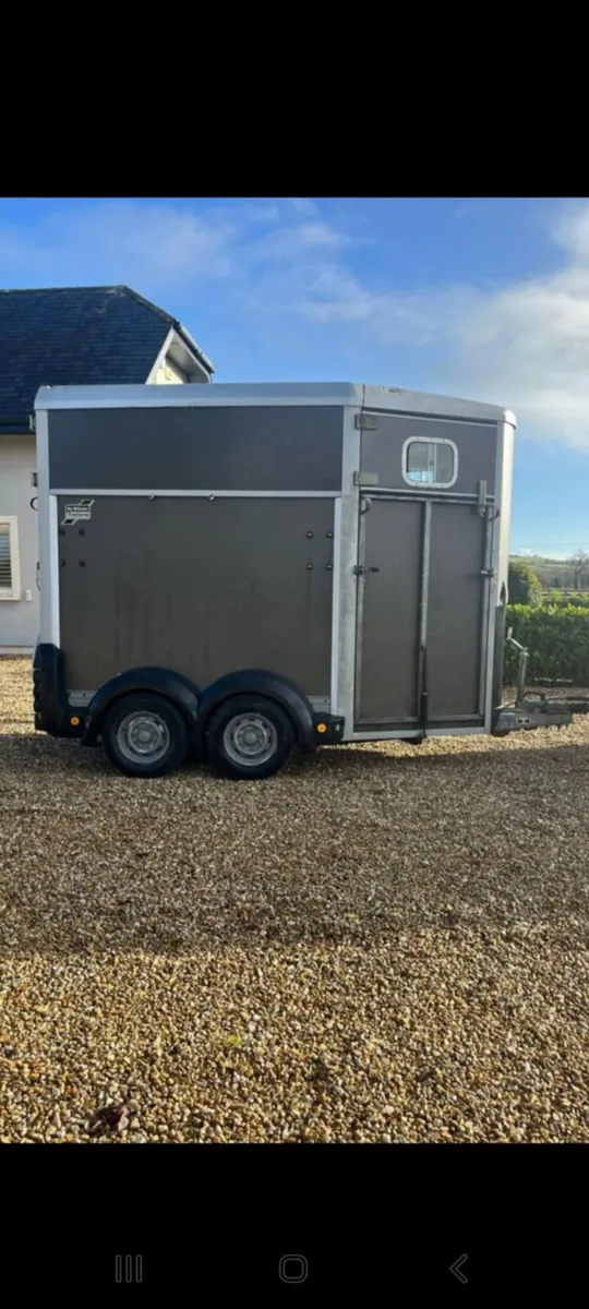 2009 ifor Williams 506 horse box fully serviced - Image 1