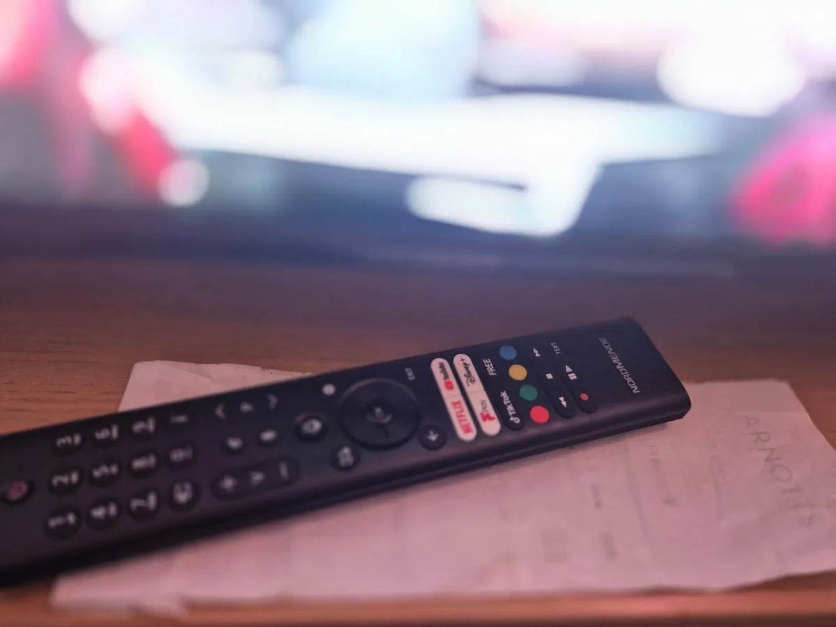 43" NORMENDE ULTRA SMART TV - Image 4