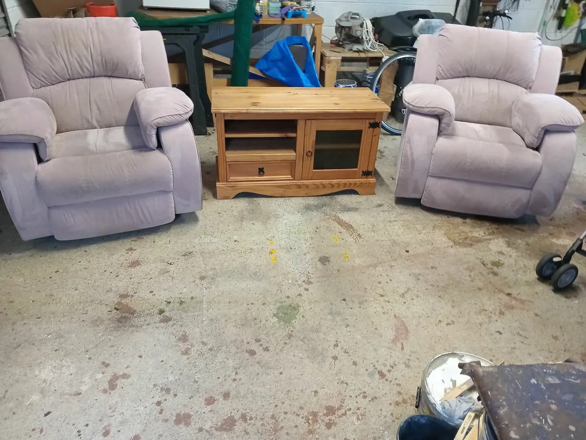 2 Recliners and various other stuff for sale. - Image 2
