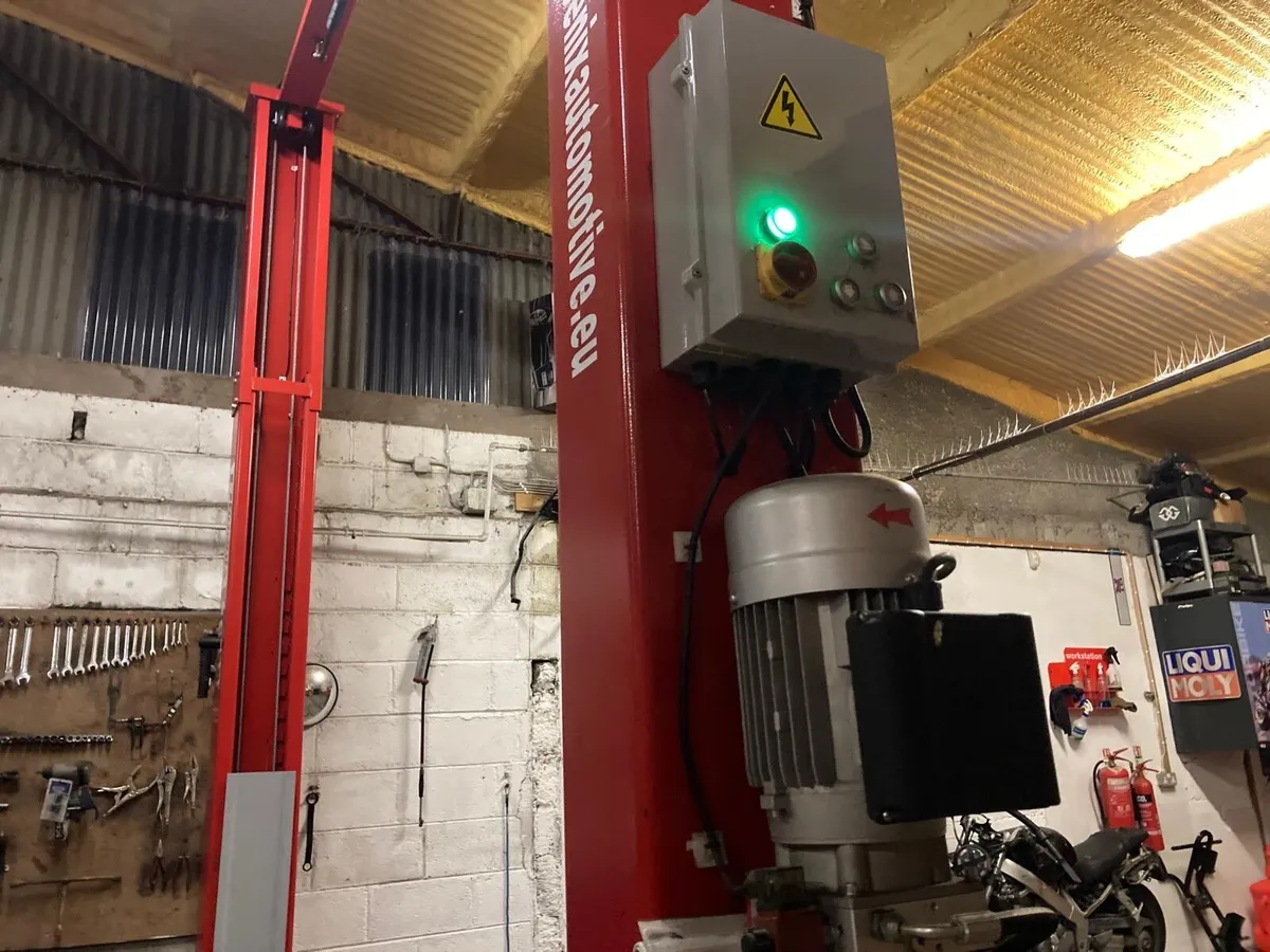 Phoenix Twin-Hydraulic 2 Post Lift CAR LIFT - Image 2