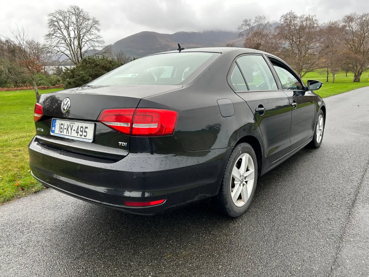 2016 Volkswagen Jetta.. New 2 year NCT - Image 4