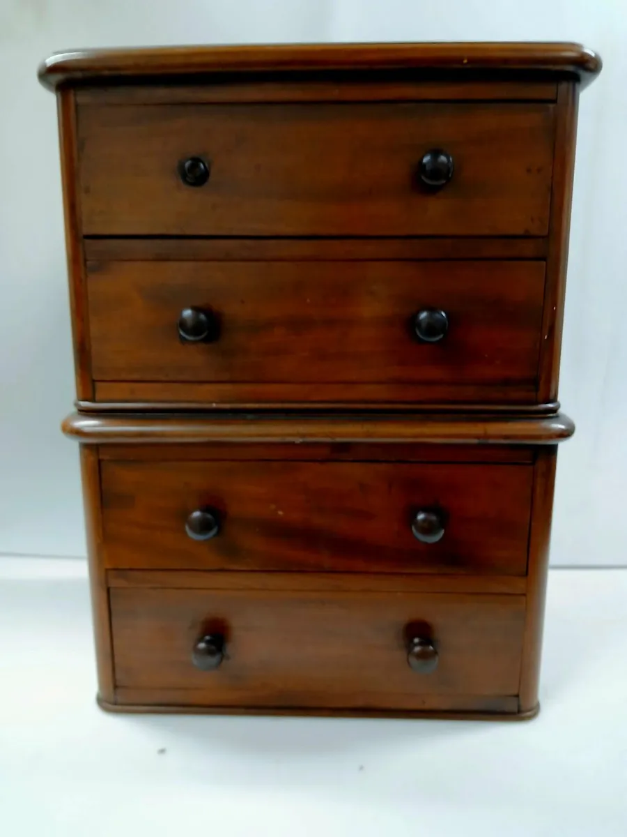 Two drawer oak chests - Image 3