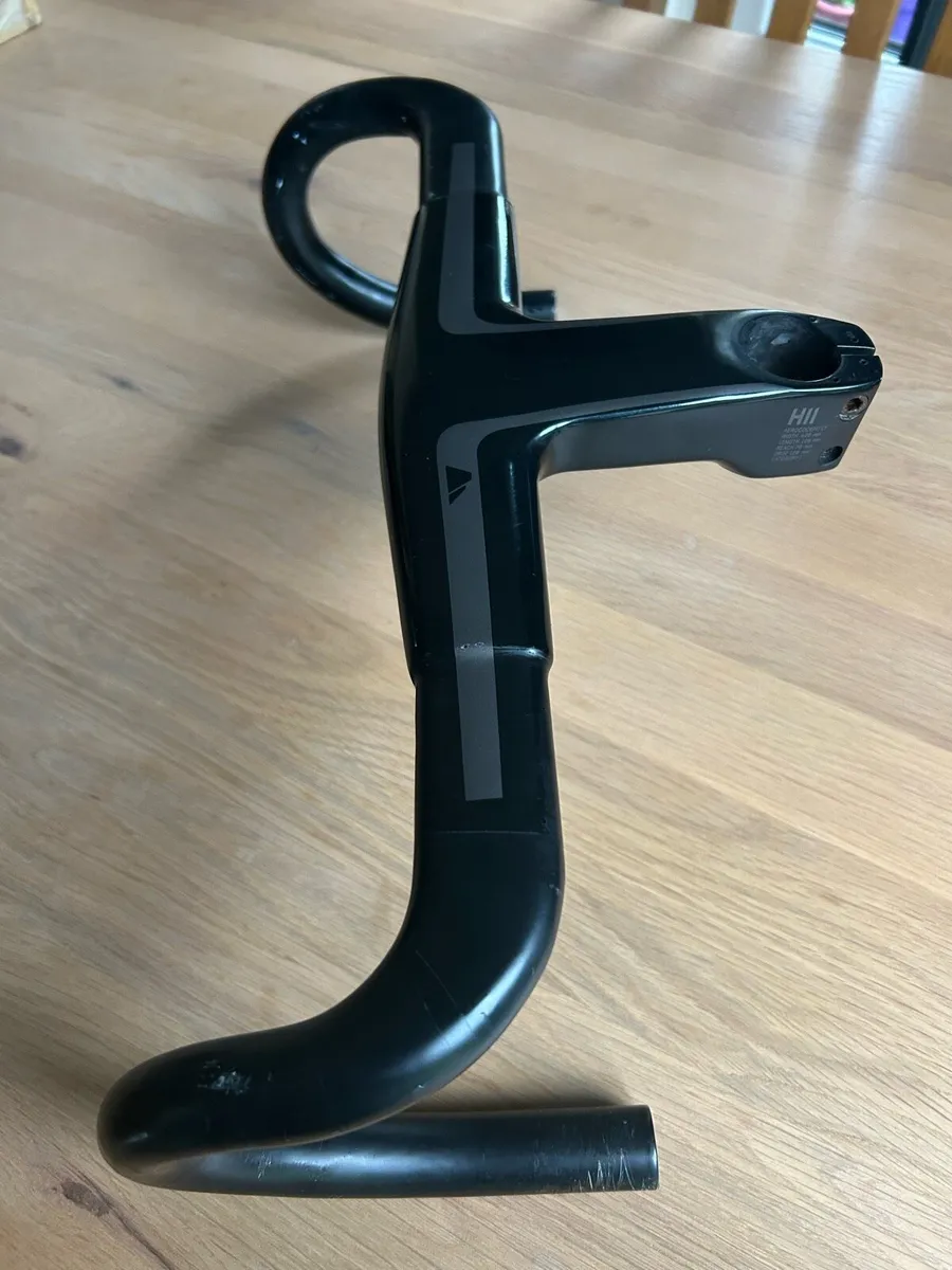 Canyon H11 Integrated Handlebar - Image 2