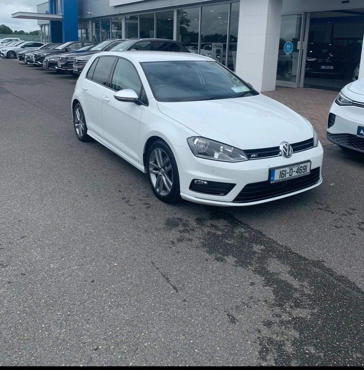 Volkswagen Golf 1.6 TDI R-Line – Mint Condition - Image 3
