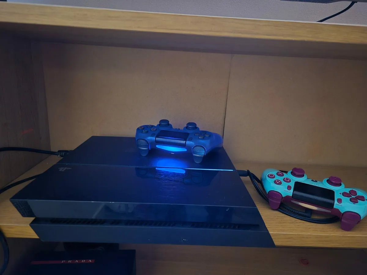 PS4 play station 4  with games and 2 controlers - Image 4