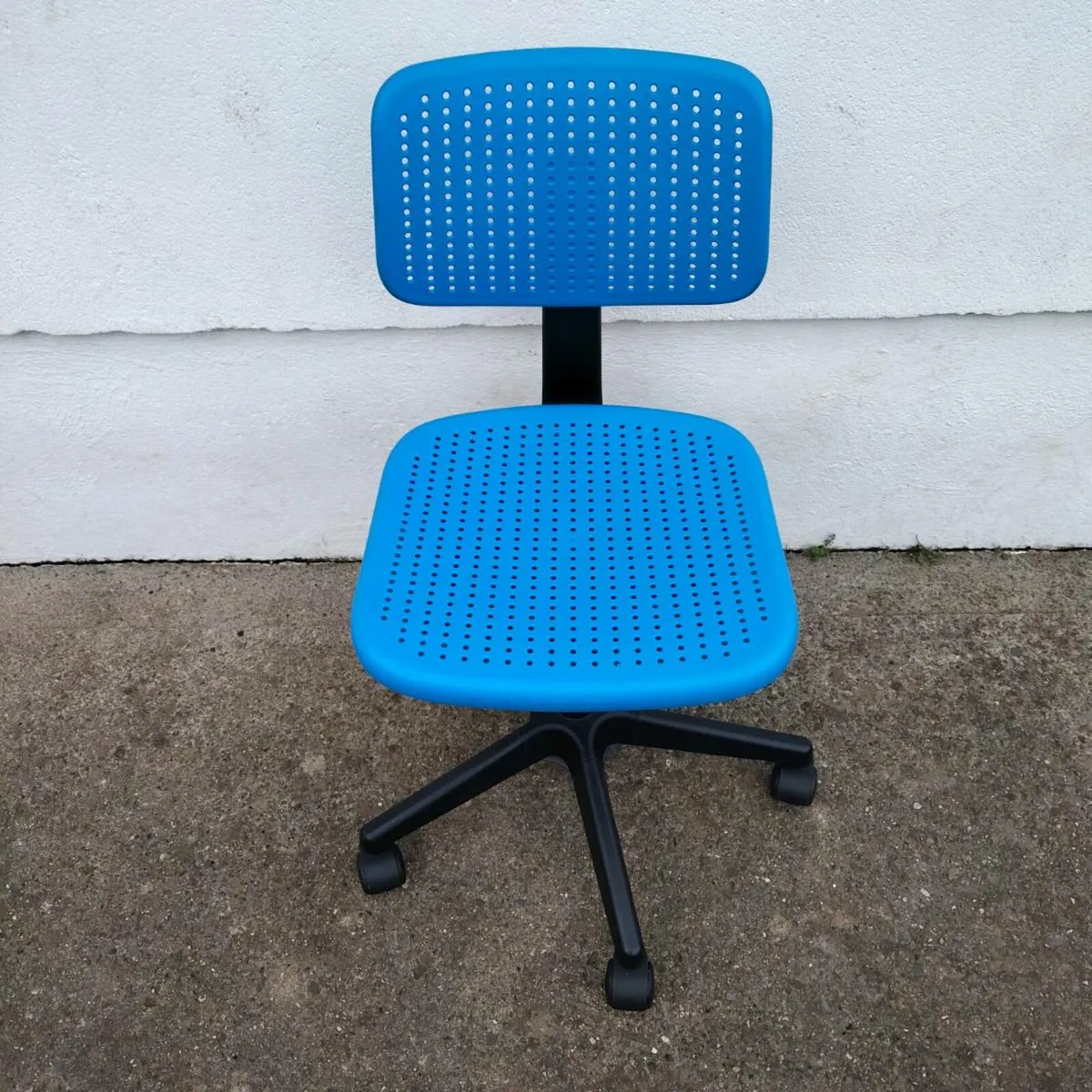 Study chair - Image 2