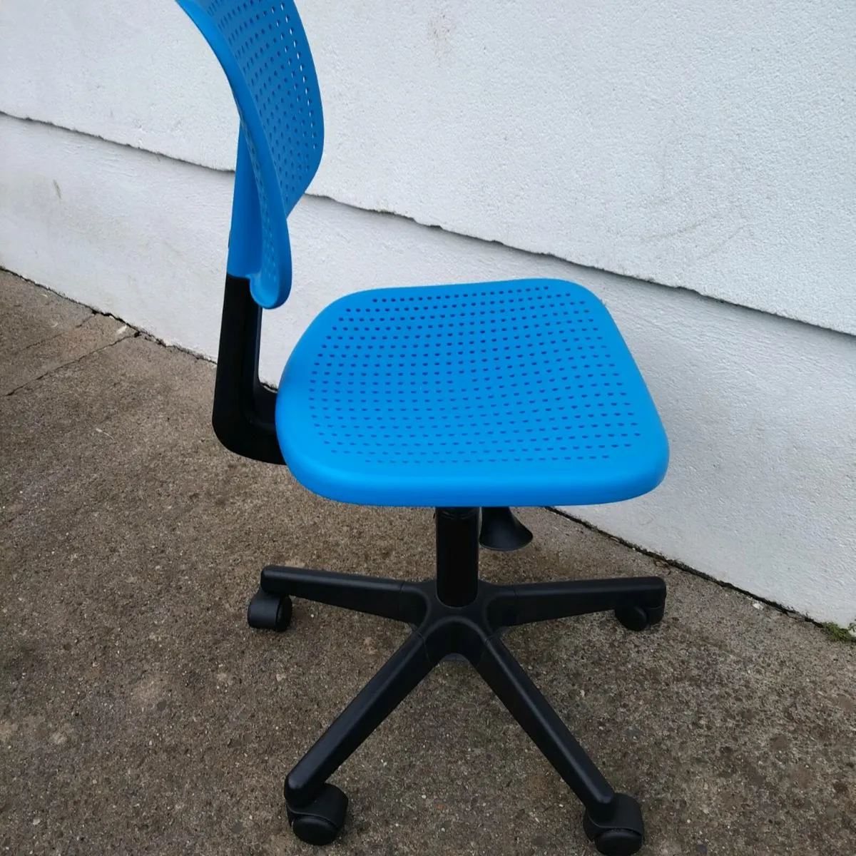 Study chair - Image 3