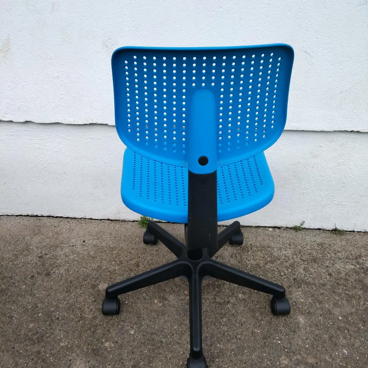 Study chair - Image 4