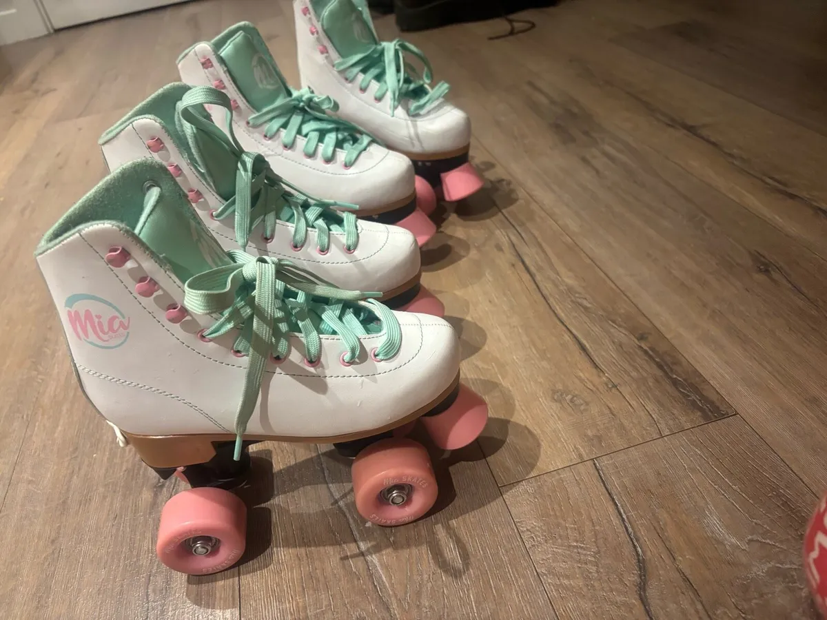 Roller Skates - Image 2