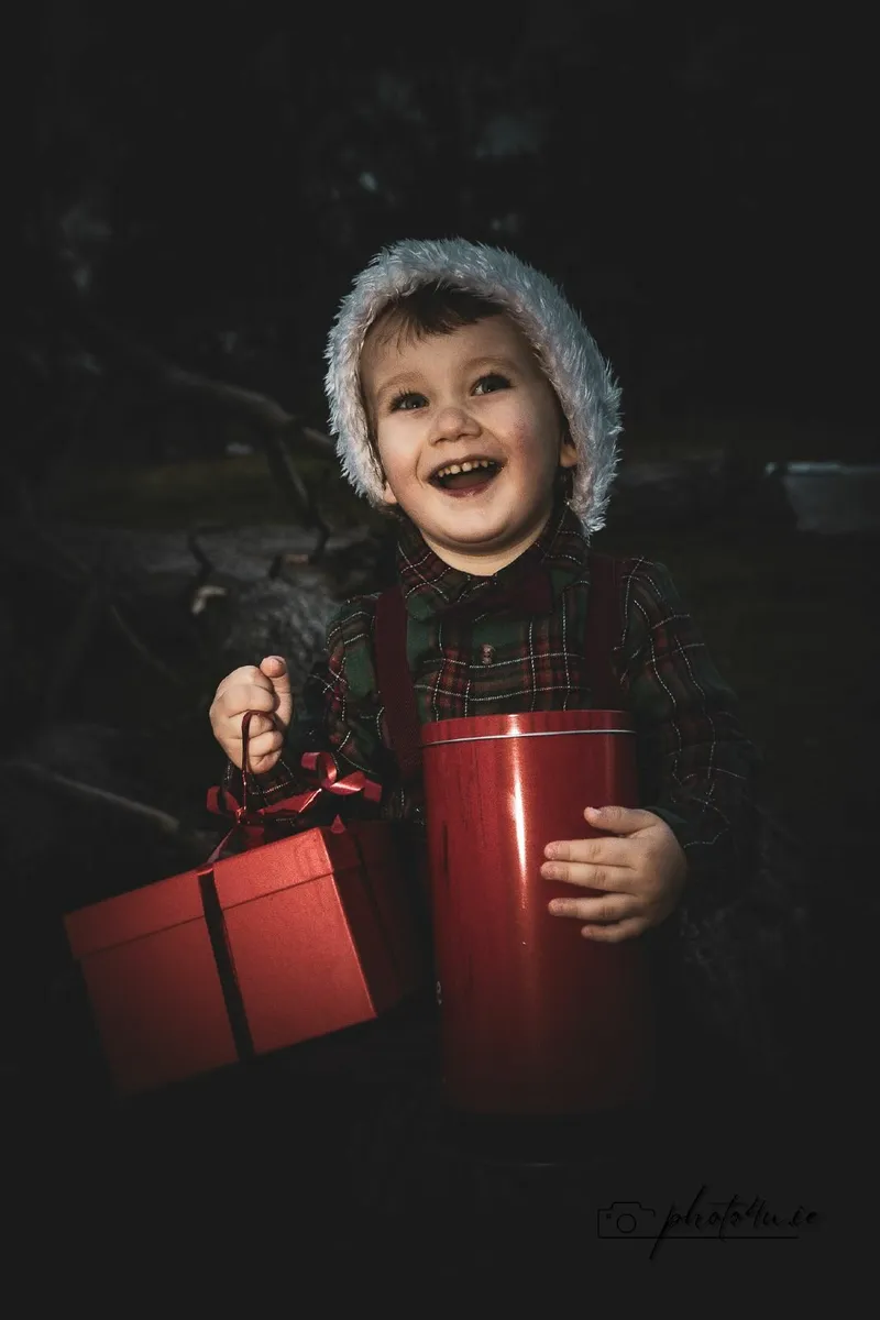 Christmas Family Photographer – Home Photo Session - Image 2