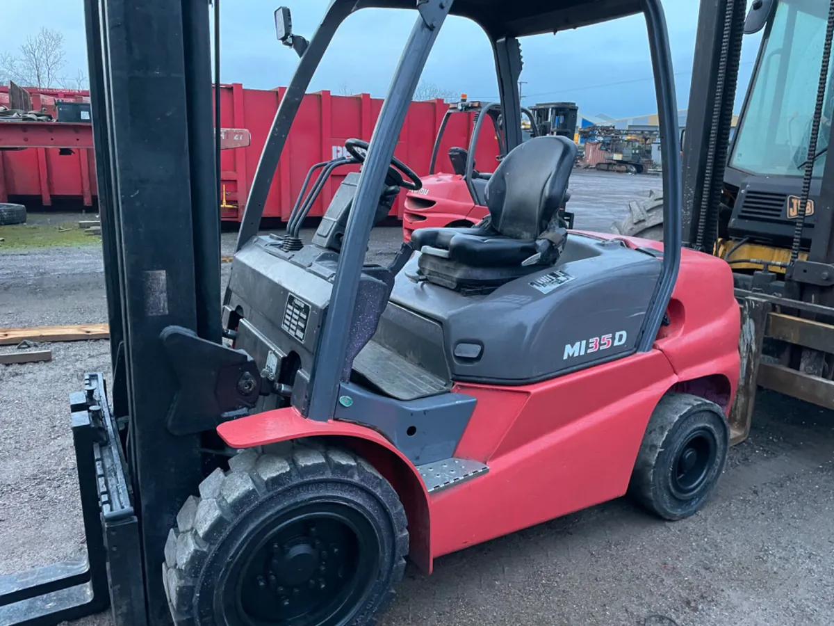 2017 manitou M135D 3.5 ton forklift - Image 3