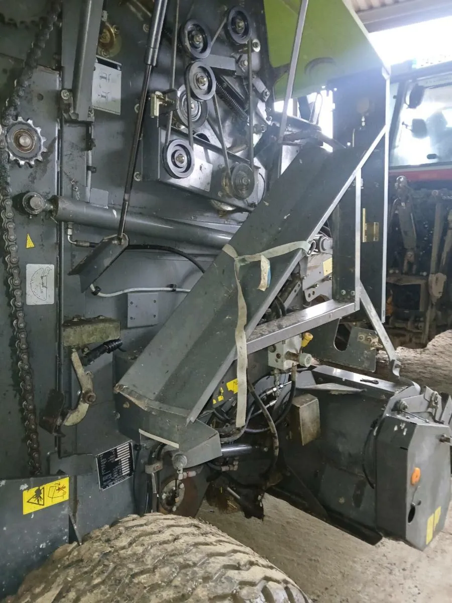 Claas 354 Baler - Image 3