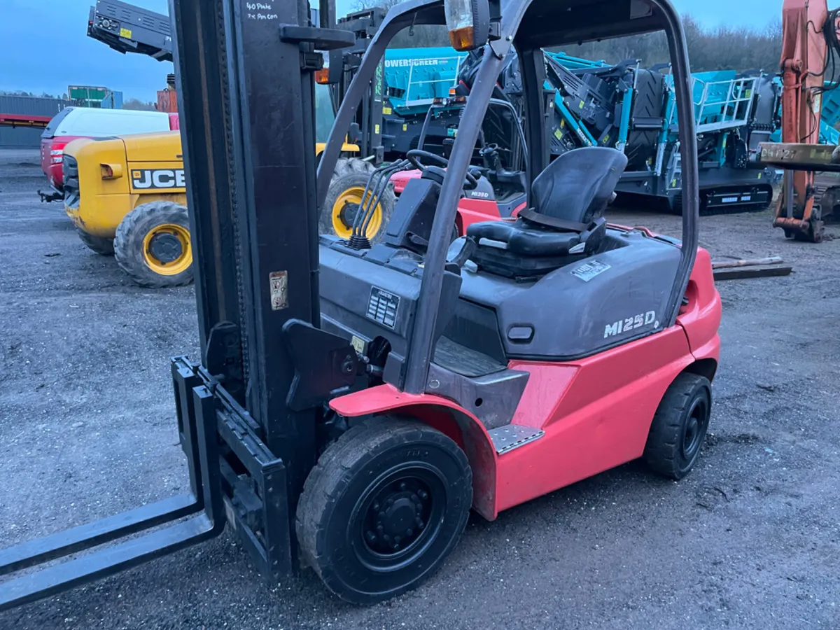 2018 manitou M125D 2.5 ton forklift - Image 1