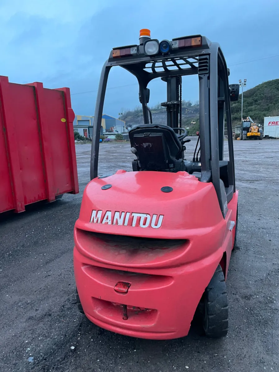 2018 manitou M125D 2.5 ton forklift - Image 4