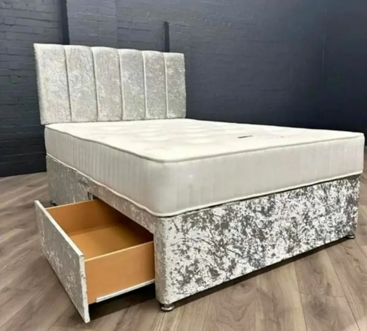 Free Delivery on Fresh Styles & Comfy Beds!