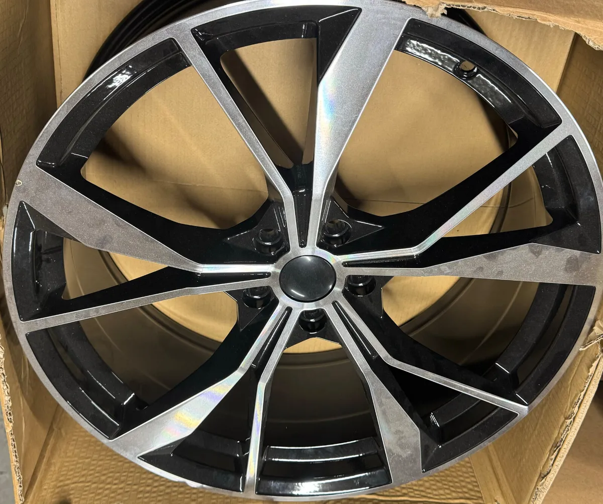 20” Tiguan alloys & tyres